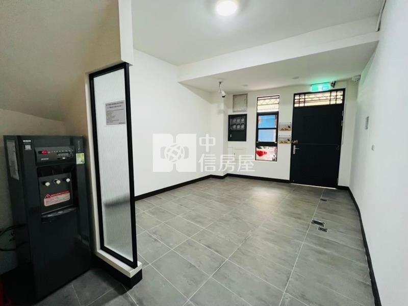 屏東榮總特區收租6套房透天房屋室內格局與周邊環境