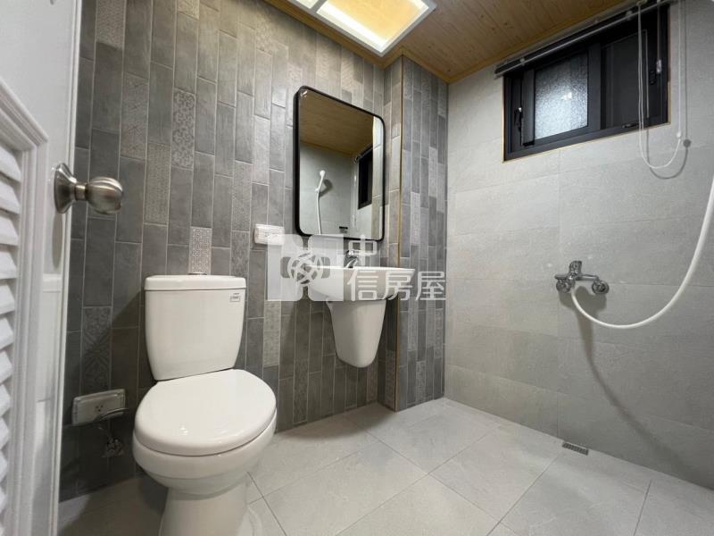 屏東榮總特區收租6套房透天房屋室內格局與周邊環境