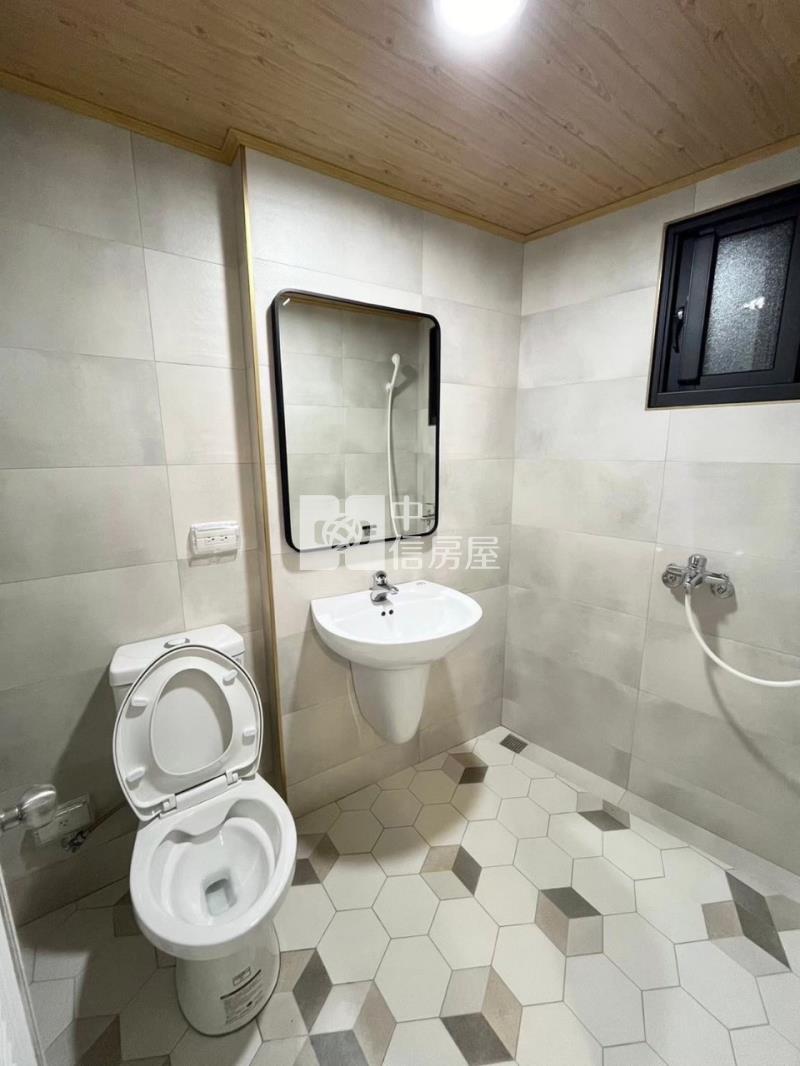 屏東榮總特區收租6套房透天房屋室內格局與周邊環境