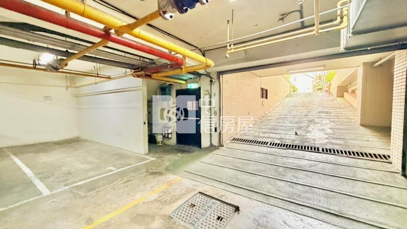 鳳山國中電梯景觀三房房屋室內格局與周邊環境