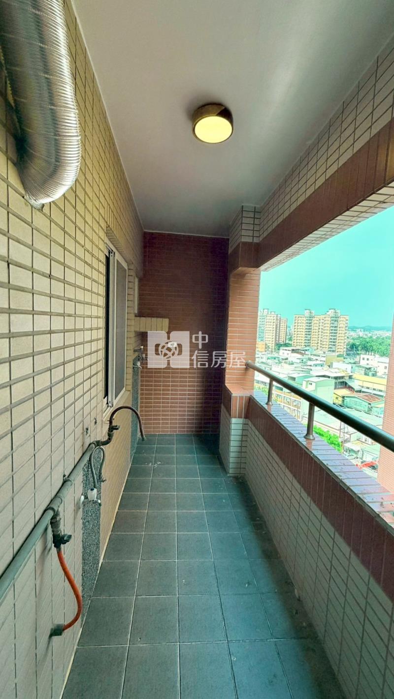 鳳山國中電梯景觀三房房屋室內格局與周邊環境