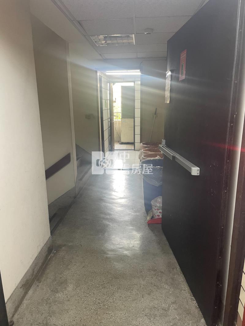 (三采企業大樓)櫻花園道旁收租辦公大樓房屋室內格局與周邊環境