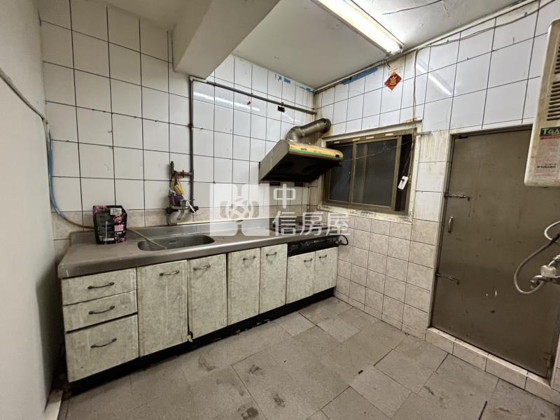 【神馬】桃園中路商圈仁愛路透天房屋室內格局與周邊環境