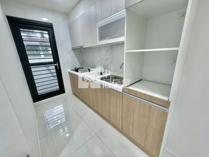 世賢國小美3房房屋室內格局與周邊環境