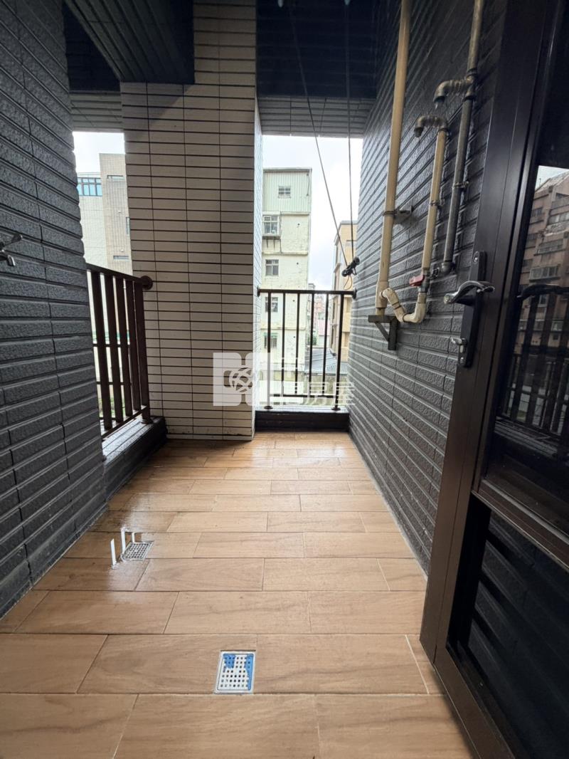 環球A8全新完工復興苑1房露臺戶(D2)房屋室內格局與周邊環境