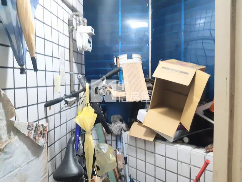 ●近火車站電梯三房房屋室內格局與周邊環境