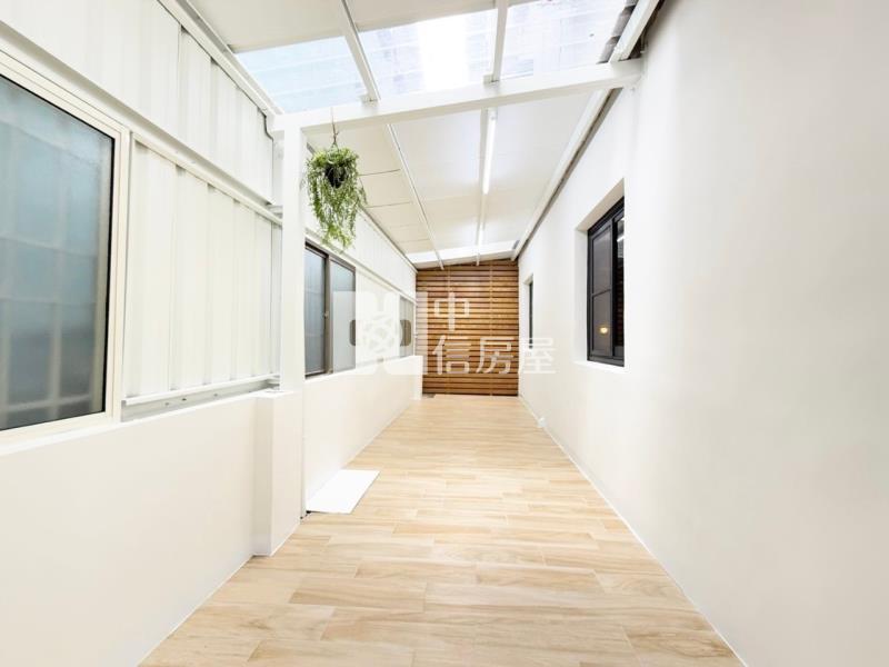 鳳山捷運精裝店住一樓寓房屋室內格局與周邊環境