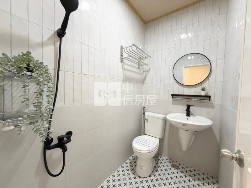 鳳山捷運精裝店住一樓寓房屋室內格局與周邊環境