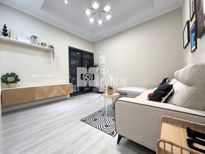 鳳山捷運精裝店住一樓寓房屋室內格局與周邊環境