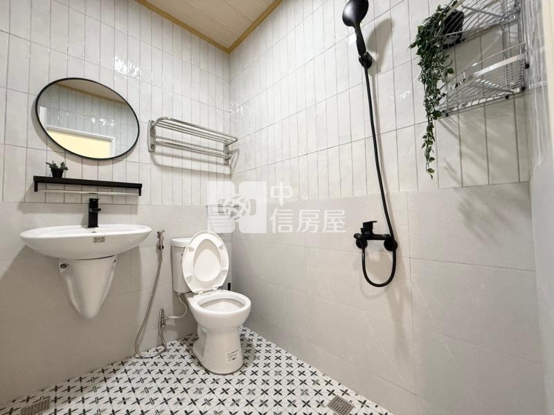 鳳山捷運精裝店住一樓寓房屋室內格局與周邊環境