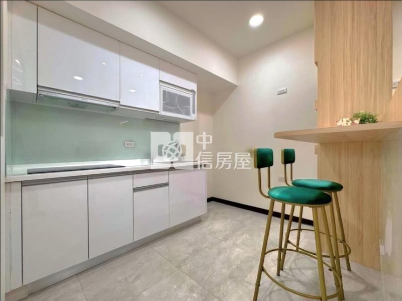 高雄愛情河左岸全新兩房房屋室內格局與周邊環境