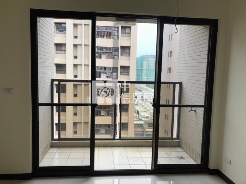 烏日高鐵特區輕屋齡三房平車美屋房屋室內格局與周邊環境