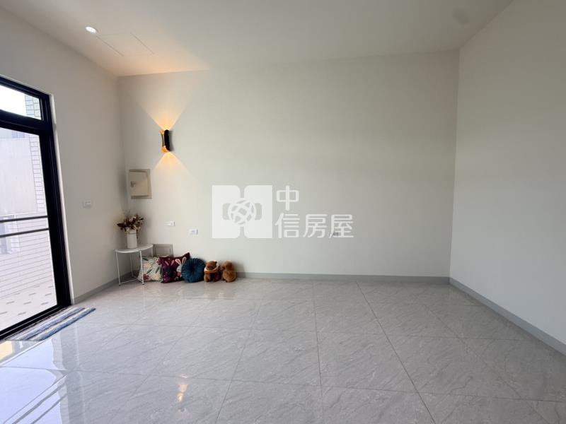 水萍溫雅緻四套房透天車墅房屋室內格局與周邊環境