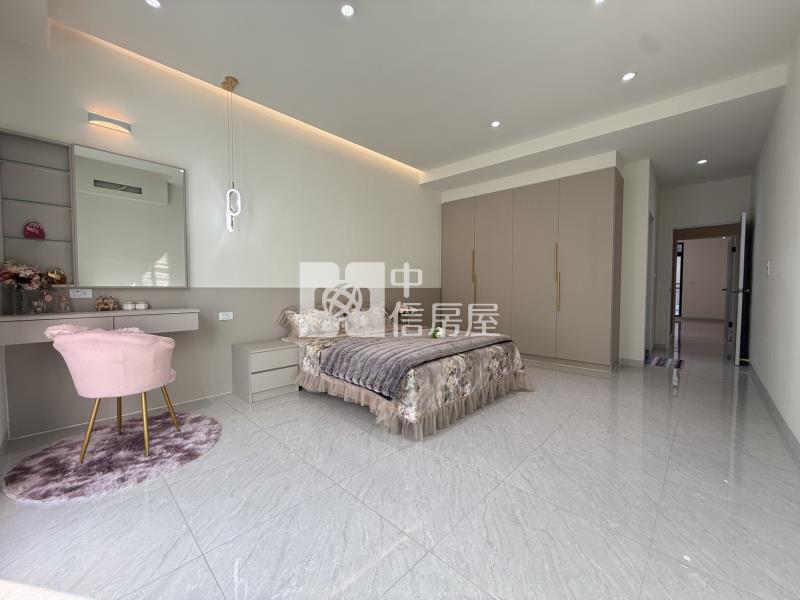 水萍溫雅緻四套房透天車墅房屋室內格局與周邊環境