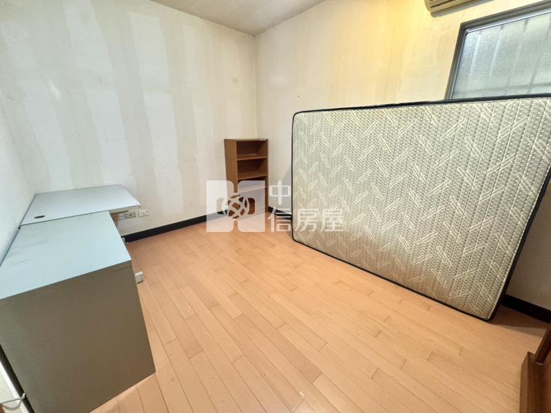 新平國小臨路車庫別墅房屋室內格局與周邊環境