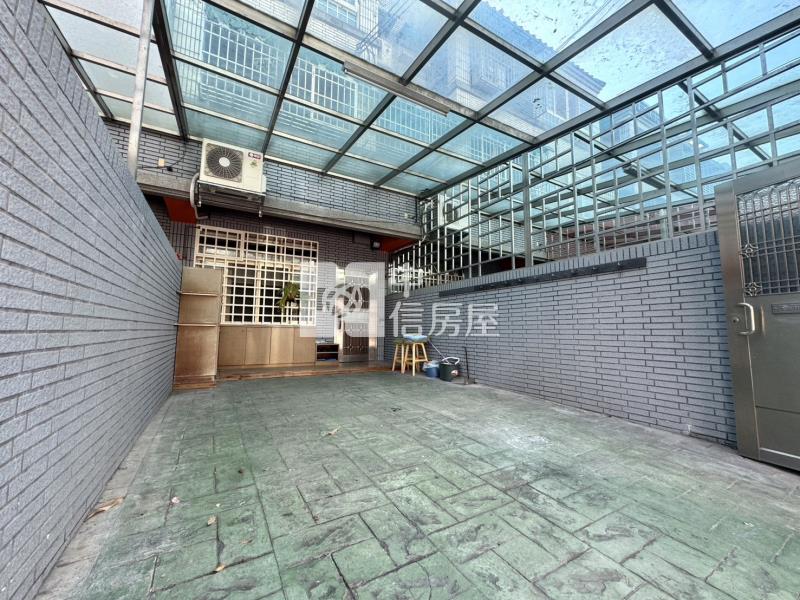 新平國小臨路車庫別墅房屋室內格局與周邊環境