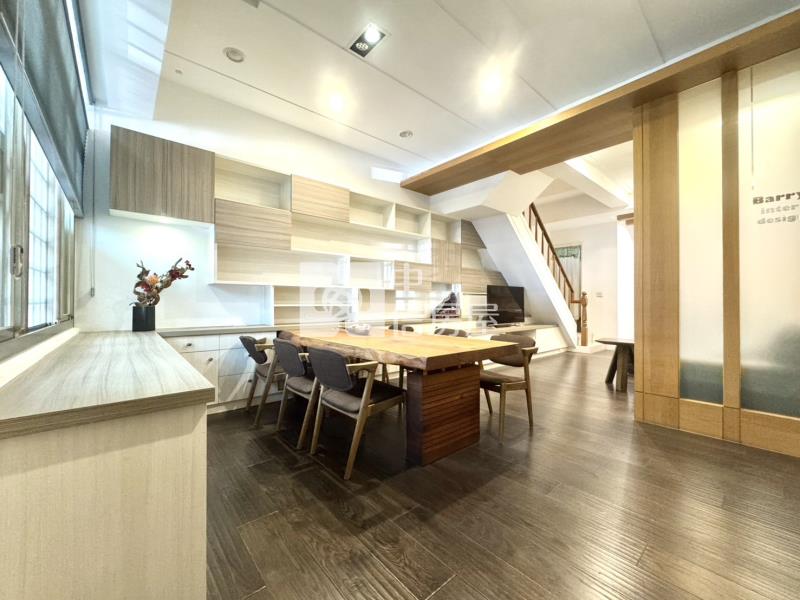 新平國小臨路車庫別墅房屋室內格局與周邊環境