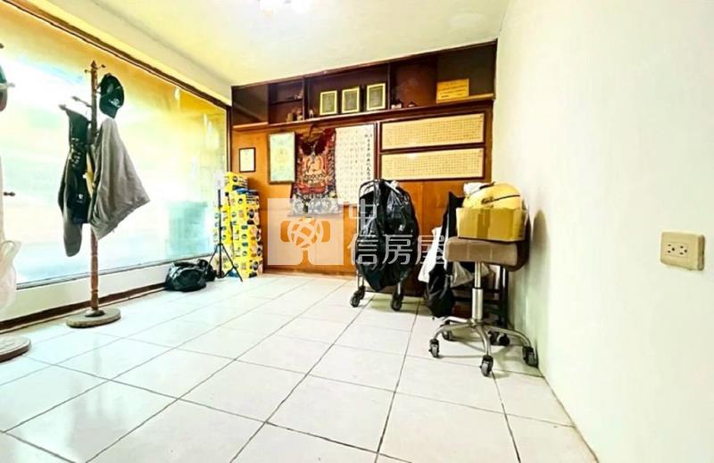 華勛商圈雙併大面寬店住(中信卓越團隊)房屋室內格局與周邊環境