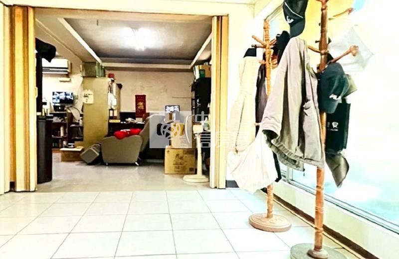 華勛商圈雙併大面寬店住(中信卓越團隊)房屋室內格局與周邊環境