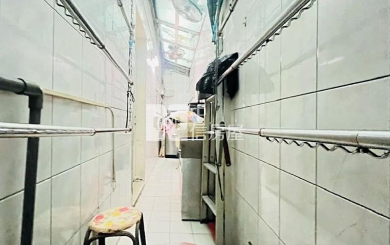 華勛商圈雙併大面寬店住(中信卓越團隊)房屋室內格局與周邊環境