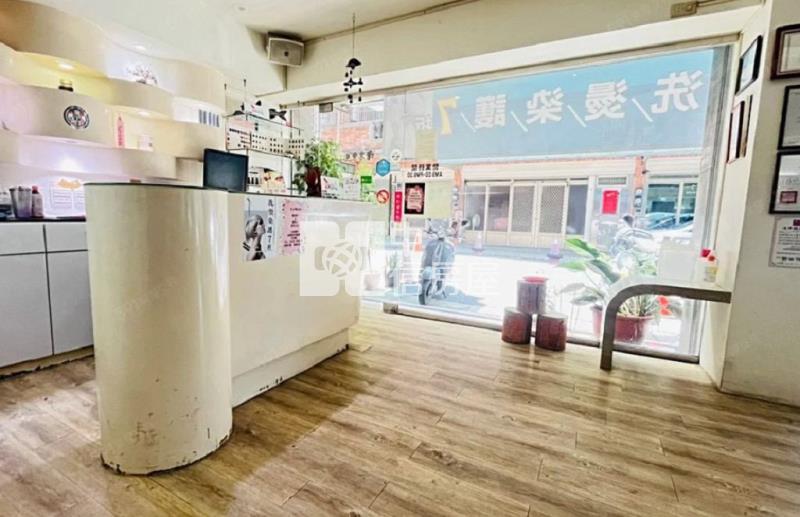 華勛商圈雙併大面寬店住(中信卓越團隊)房屋室內格局與周邊環境