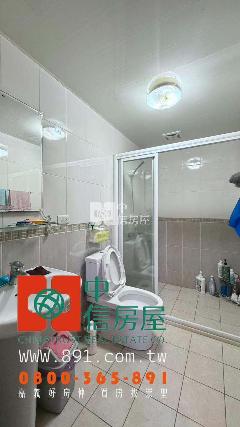 朴子輕屋齡車庫別墅房屋室內格局與周邊環境