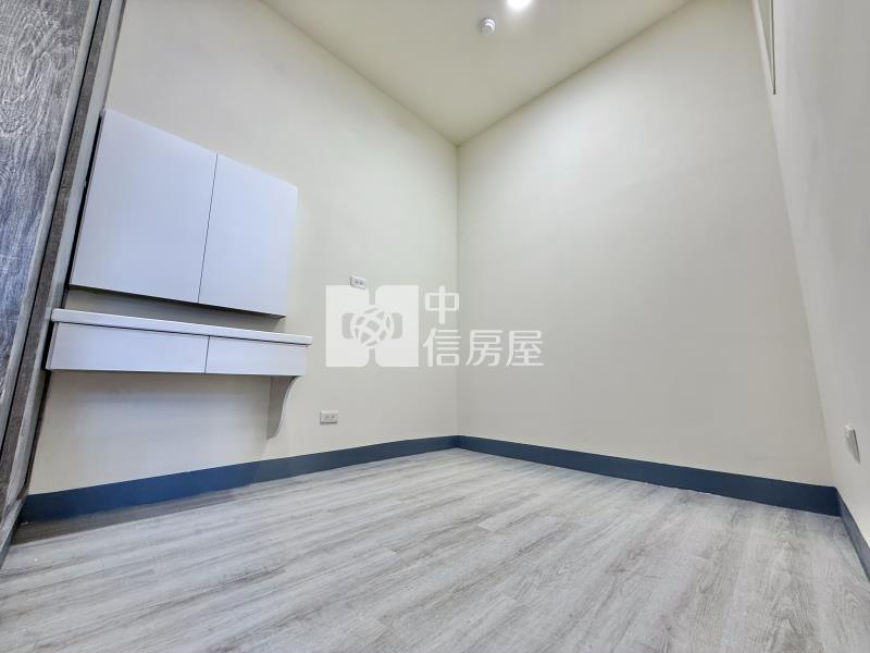 立新學區｜全新整理採光佳挑高舒適最俗3房直達休旅車位房屋室內格局與周邊環境