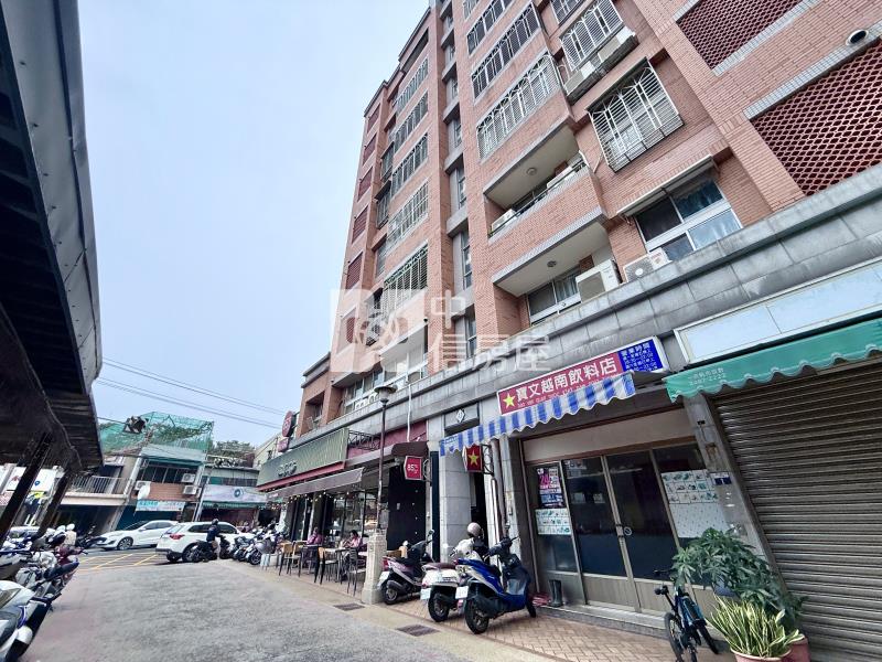 立新學區｜全新整理採光佳挑高舒適最俗3房直達休旅車位房屋室內格局與周邊環境