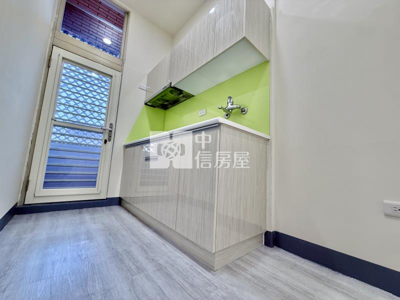 立新學區｜全新整理採光佳挑高舒適最俗3房直達休旅車位房屋室內格局與周邊環境