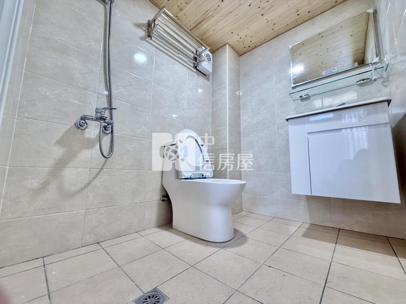 立新學區｜全新整理採光佳挑高舒適最俗3房直達休旅車位房屋室內格局與周邊環境