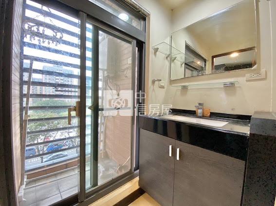 采舍2房+車位房屋室內格局與周邊環境