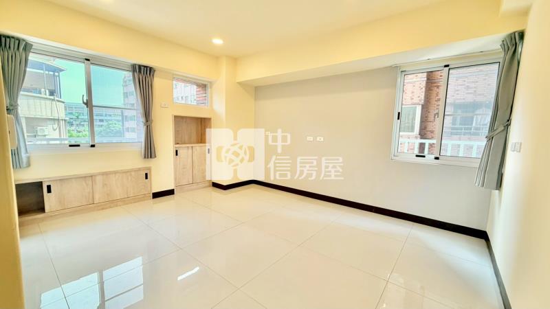 大昌商圈電梯翻新大四房房屋室內格局與周邊環境