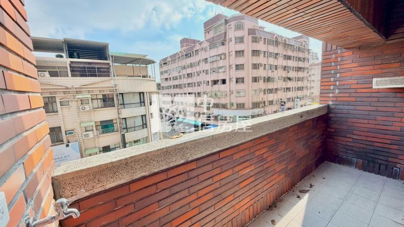 大昌商圈電梯翻新大四房房屋室內格局與周邊環境