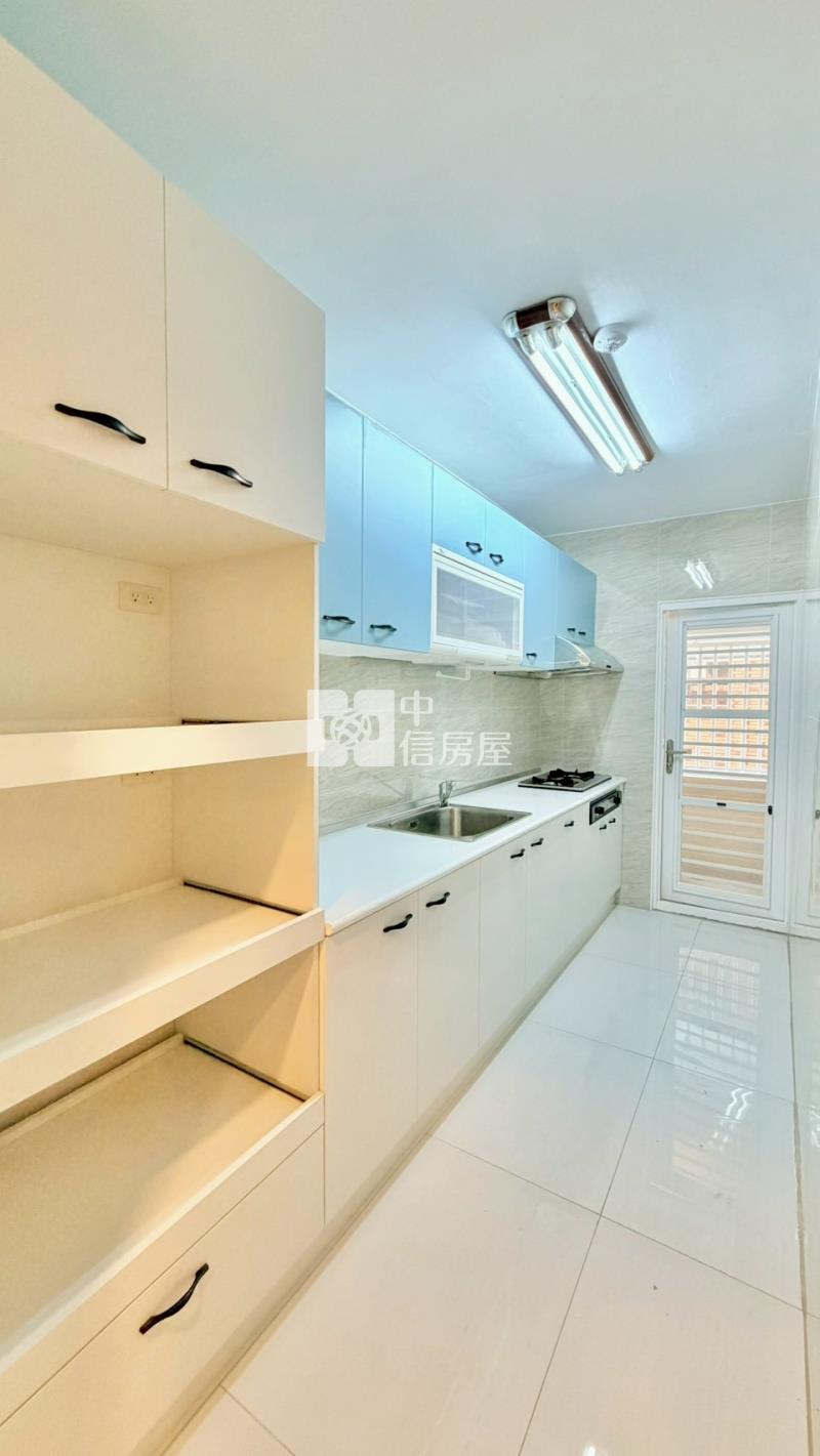 大昌商圈電梯翻新大四房房屋室內格局與周邊環境