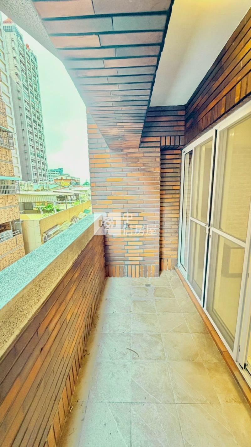 大昌商圈電梯翻新大四房房屋室內格局與周邊環境