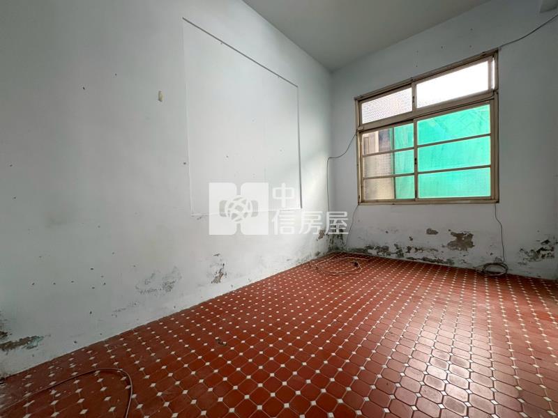 朴子市中心大面寬透天房屋室內格局與周邊環境