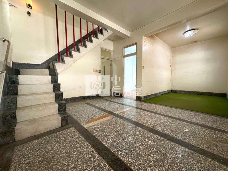 朴子市中心大面寬透天房屋室內格局與周邊環境