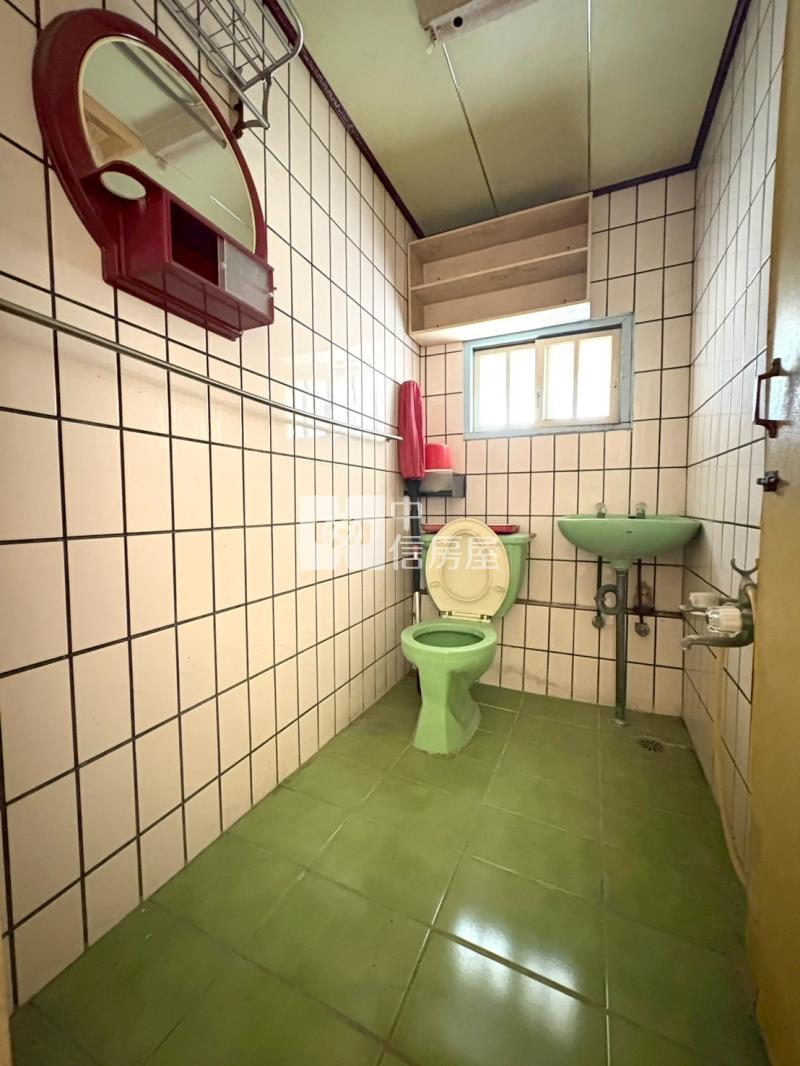 朴子市中心大面寬透天房屋室內格局與周邊環境