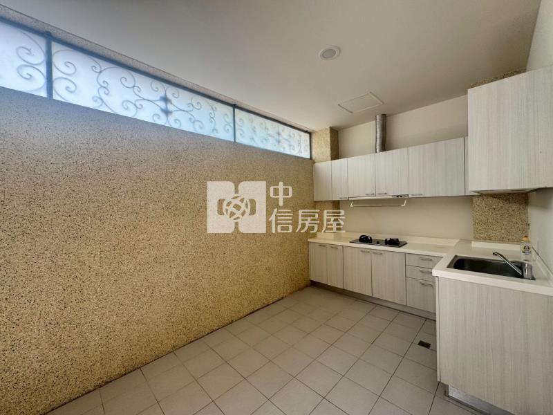 斗六科邨雙車電梯大別墅房屋室內格局與周邊環境