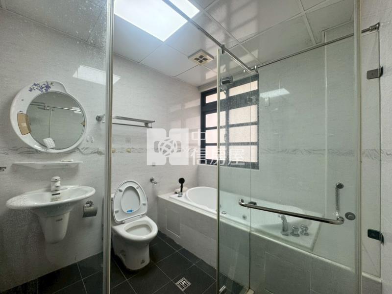 斗六科邨雙車電梯大別墅房屋室內格局與周邊環境