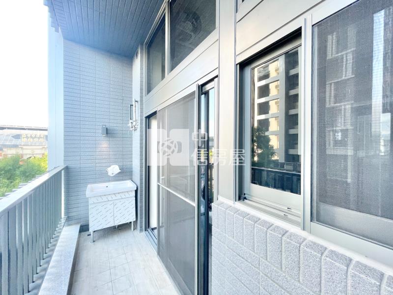 浩瀚湖濱城商辦平車房屋室內格局與周邊環境