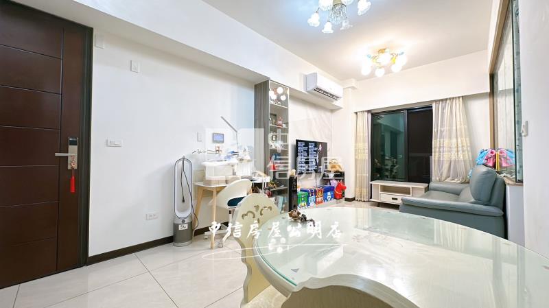 近嘉義後站輕屋齡車位兩房房屋室內格局與周邊環境