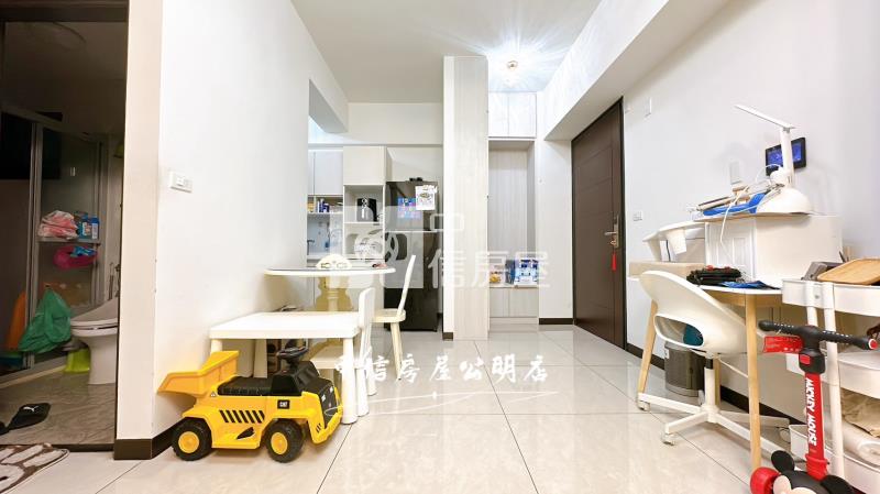 近嘉義後站輕屋齡車位兩房房屋室內格局與周邊環境