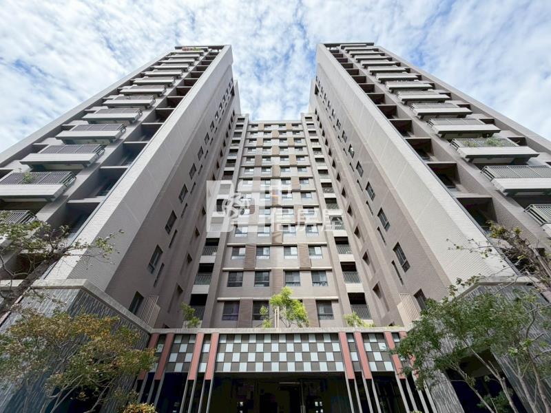 時尚W|大雅市中心三房車位房屋室內格局與周邊環境