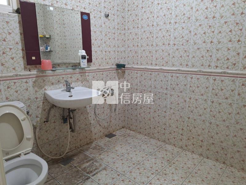 副都心大地坪大面寬孝親透天厝房屋室內格局與周邊環境