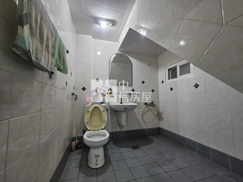 副都心大地坪大面寬孝親透天厝房屋室內格局與周邊環境