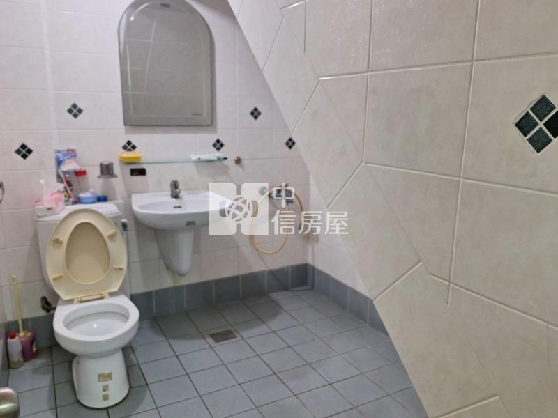 副都心大地坪大面寬孝親透天厝房屋室內格局與周邊環境