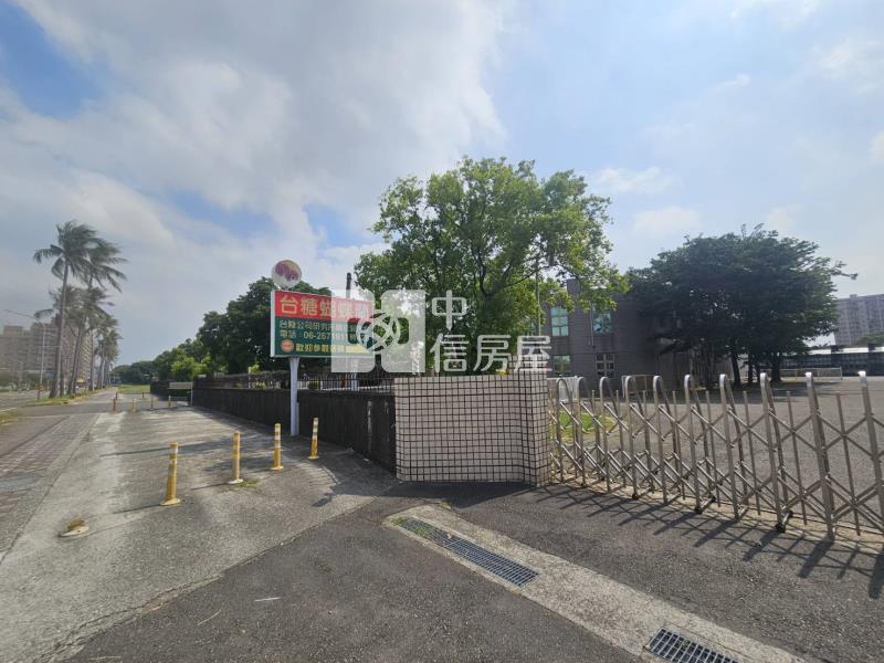 副都心大地坪大面寬孝親透天厝房屋室內格局與周邊環境