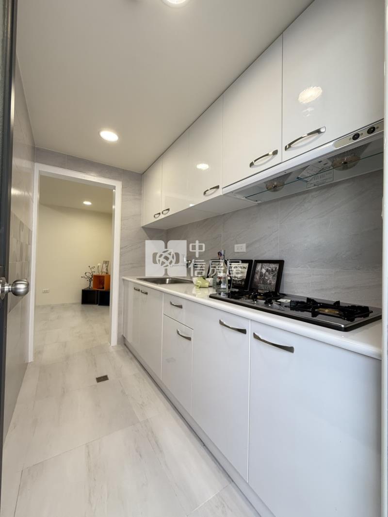 中山醫大慶捷運三面採光露台三房美屋房屋室內格局與周邊環境