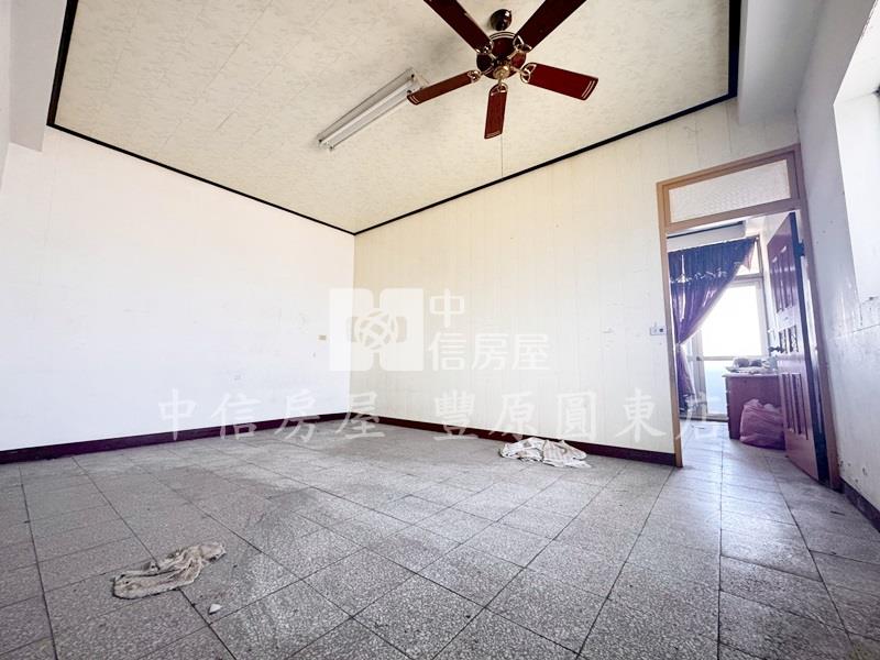 大道旁工業住宅房屋室內格局與周邊環境